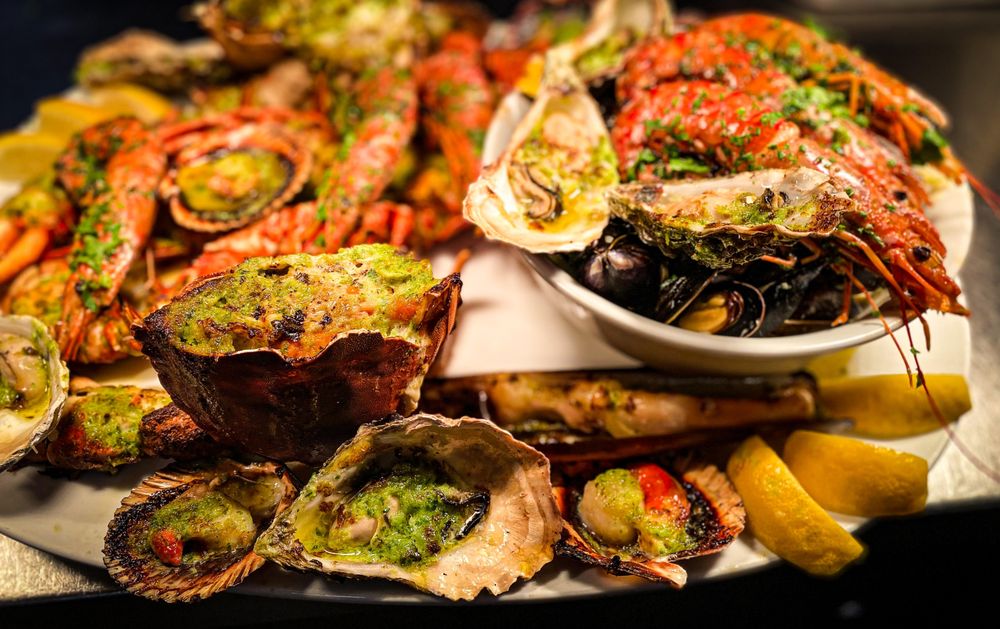 THE MUSSEL AND STEAK BAR Updated September 2024 315 Photos & 185 Reviews 110 West Bow