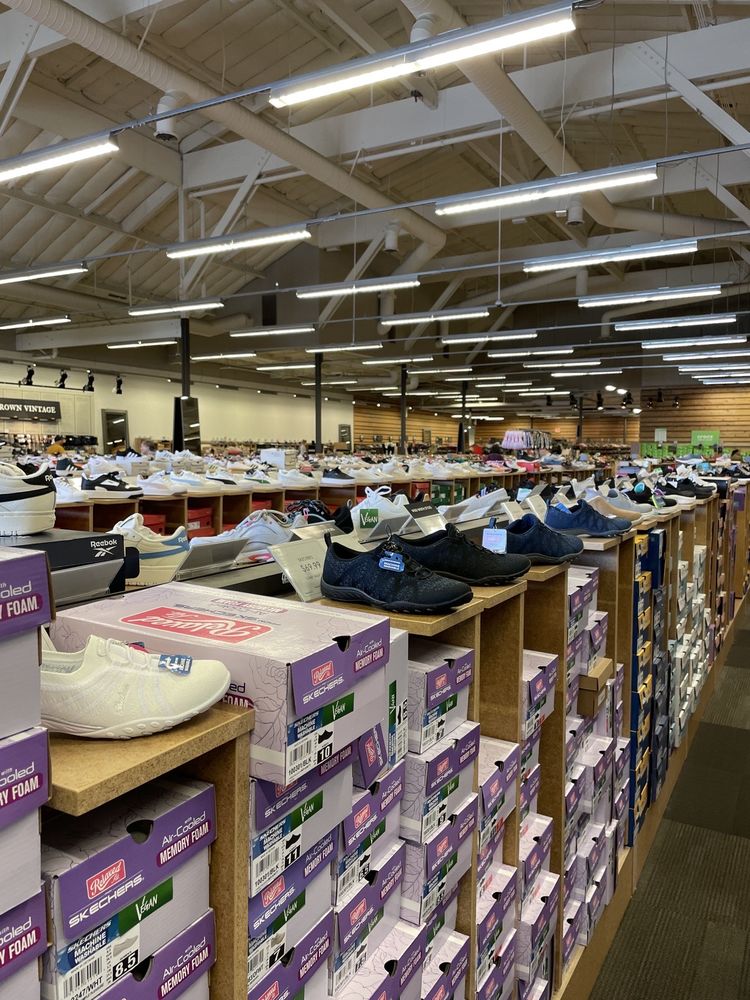 DSW DESIGNER SHOE WAREHOUSE 35 Photos & 53 Reviews 136 Vintage Way