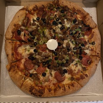 Big E Pizza - Large Deluxe Special Pizza - Pizza Near Me - Signal Hill, California
