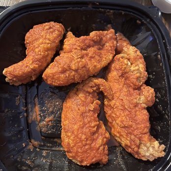 Epic Wings - Old and  cold chicken tenders with no sauce - Chicken Wings Near Me - Escondido, California