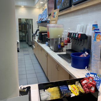 Auntie Anne's - the counter area of a fast food restaurant - Pretzels Near Me Auntie Anne's - the counter area of a fast food restaurant - Pretzels Near Me