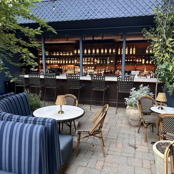 Bernadette's - Piano Bars Near Me - Washington, DC, District of Columbia