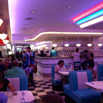 Tommy Mel's - Una decoración muy acertada - Burgers Near Me - Valencia, V Tommy Mel's - Una decoración muy acertada - Burgers Near Me - Valencia, V