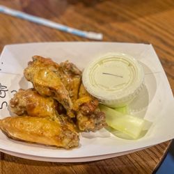 Corner Pocket Pub - Garlic Parmesan wings