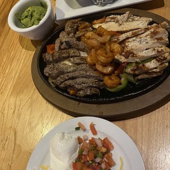 Chili's - Beef, shrimp, and chicken fajitas - Tex-Mex Near Me - Glendora, California