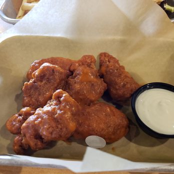 Buffalo Wild Wings - Sports Bars Near Me - Brookfield, Wisconsin Buffalo Wild Wings - Sports Bars Near Me - Brookfield, Wisconsin