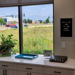 EyeQ Eyecare and Eyewear