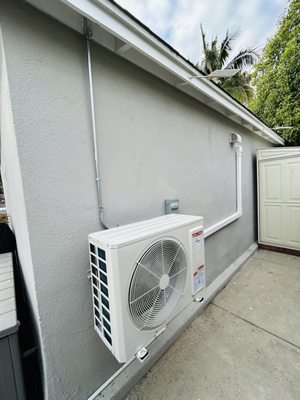 Single Zone Mini Splits! - These are a couple Shot of previous projects in various cities ranging from Los Angeles county, Inland Empire and Orange County! Feel free to contact us for a personalized quote to your homes specific needs.
GO modern , GO MiniSplit!