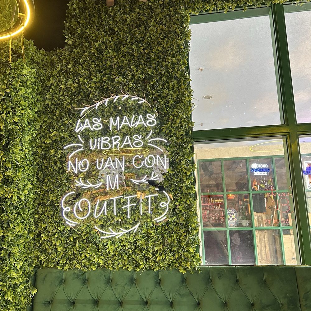 Con Azucar Cafe - The decor - Juice Bars & Smoothies Near Me - San Jose, California