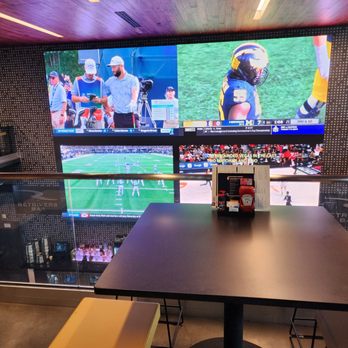 Topgolf - Golf Near Me - Schaumburg, Illinois