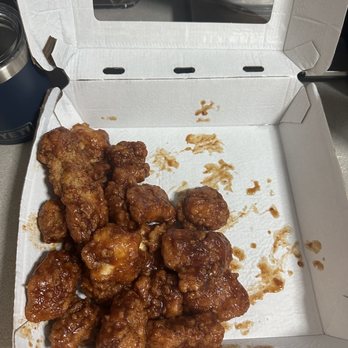 Buffalo Wild Wings Go - 1/11/24 - 20 Pc Honey BBQ Boneless Wings - Sports Bars Near Me - Flushing, New York
