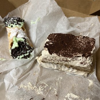 Mike's Pastry - Bakeries Near Me - Boston, Massachusetts