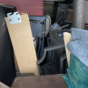 Kdavis Moving - Our belongings just thrown in in an unorganized way - Movers Near Me Kdavis Moving - Our belongings just thrown in in an unorganized way - Movers Near Me