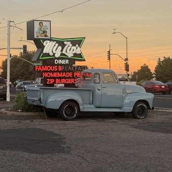 Miz Zip's - American Near Me - Flagstaff, Arizona Miz Zip's - American Near Me - Flagstaff, Arizona