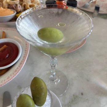 Dante Beverly Hills - Dirty martini - Cocktail Bars Near Me - Beverly Hills, California Dante Beverly Hills - Dirty martini - Cocktail Bars Near Me - Beverly Hills, California