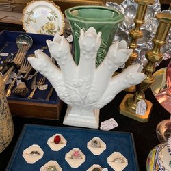 Arundel Flea Market - Jewelry, silverware, unique vases