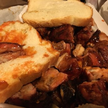 Pitbull Ribs - a plate of meat and bread - Barbeque Near Me - Bellwood, Illinois