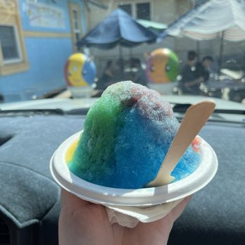 Waiola Shave Ice - Rainbow shave ice with mochi balls - Ice Cream & Frozen Yogurt Near Me - Honolulu, Hawaii Waiola Shave Ice - Rainbow shave ice with mochi balls - Ice Cream & Frozen Yogurt Near Me - Honolulu, Hawaii