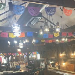 Tren De Villa Mexican Restaurant - Dining room