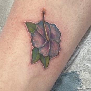 Hula Girl Tattoo - Piercing Near Me - Paia, Hawaii