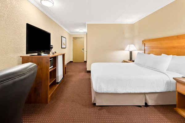 Best Western Plus NorWester Hotel & Conference Centre by null