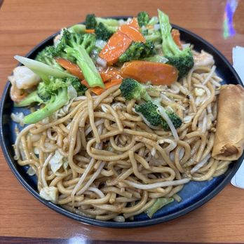 Chef Chen Chinese Restaurant - Broccoli and shrimp dinner special with vegetable chow mein and spring roll - Seafood Near Me - Vacaville, California
