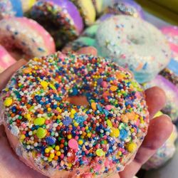 Green Springs - Quality ingredients, fun bath bombs, American made!