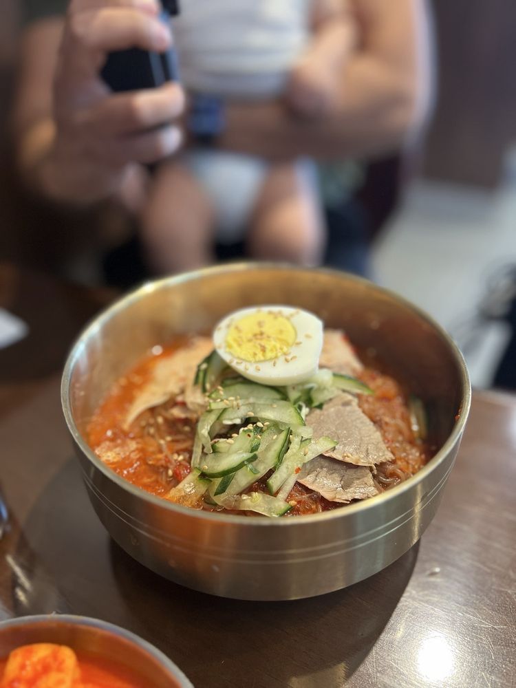 Yi’s Traditional Korean Beef Soup - Photo 3
