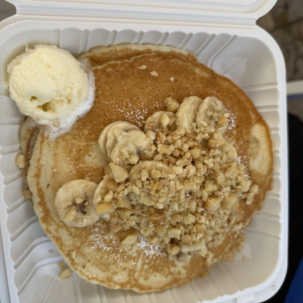 Kihei Caffe - Pancakes with banana - Hawaiian Near Me - Kihei, Hawaii Kihei Caffe - Pancakes with banana - Hawaiian Near Me - Kihei, Hawaii