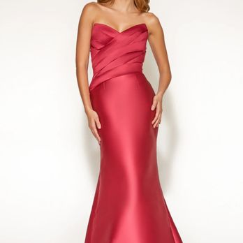 Flora on Madison - anne barge black label mother of the bride dress remy gown
Pointed strapless soft A-line gown of mikado featuring angular draping. - Women's Clothing Near Me - New York, New York Flora on Madison - anne barge black label mother of the bride dress remy gown
Pointed strapless soft A-line gown of mikado featuring angular draping. - Women's Clothing Near Me - New York, New York