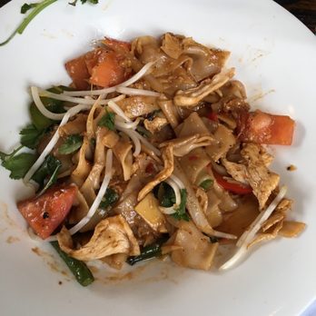 Charm Thai Eatery - Pad Kee mao - Thai Near Me - San Mateo, California Charm Thai Eatery - Pad Kee mao - Thai Near Me - San Mateo, California
