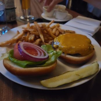 High Cotton - Burger - Cocktail Bars Near Me - Charleston, South Carolina High Cotton - Burger - Cocktail Bars Near Me - Charleston, South Carolina