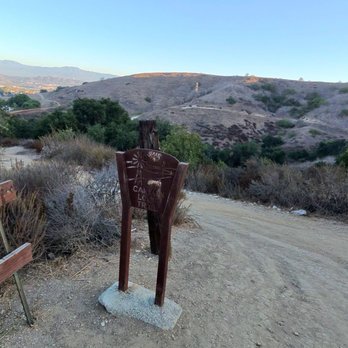 Steep Canyon Trailhead - Hiking Near Me - Diamond Bar, California