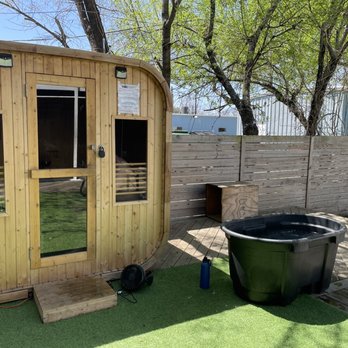 SoLa CrossFit - Sauna & ice bath combo, part of their "Recovery Zone" - it's amazing! - Interval Training Gyms Near Me - Austin, Texas SoLa CrossFit - Sauna & ice bath combo, part of their "Recovery Zone" - it's amazing! - Interval Training Gyms Near Me - Austin, Texas