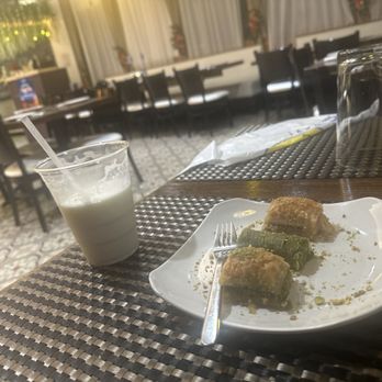 Palace Istanbul Kebab House - Desserts Near Me - Bridgeview, Illinois