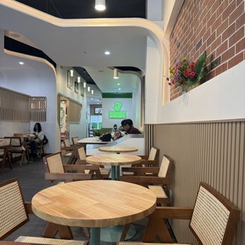 Binge Coffee House - 06.17.2026- Binge Coffee House- spacious with tables and chairs - Bubble Tea Near Me - San Francisco, California