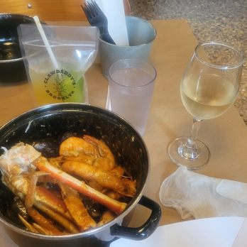 Claw Daddy's - Crab boil for 1,passion fruit adult Capri and wine - Cajun/Creole Near Me - Brooklyn, New York