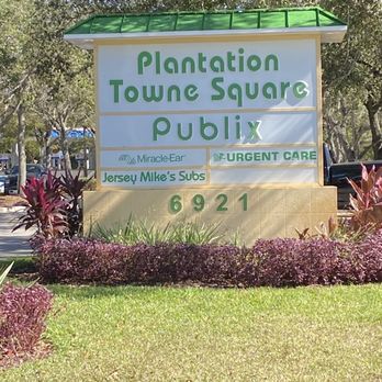 Plantation Towne Square - Sign outside - Shopping Centers Near Me - Plantation, Florida