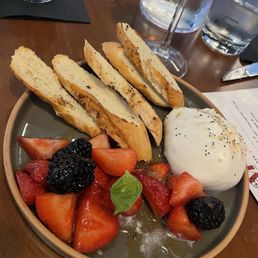 Burrata cheese & fruit appetizer Burrata cheese & fruit appetizer