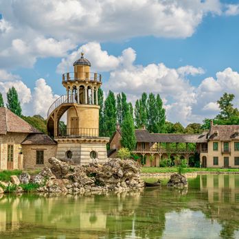 Le Petit Trianon - Castles Near Me