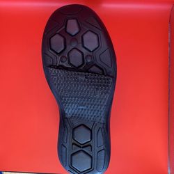 Powell Shoes - Met bar