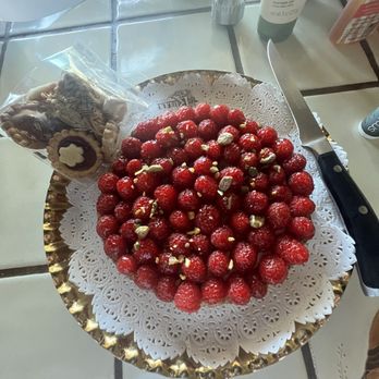 Emporio Rulli - Entire $59 purchase. Tarte was wrapped to look full size! It fit on a dinner plate with lots of extra room. - Bakeries Near Me - Larkspur, California Emporio Rulli - Entire $59 purchase. Tarte was wrapped to look full size! It fit on a dinner plate with lots of extra room. - Bakeries Near Me - Larkspur, California