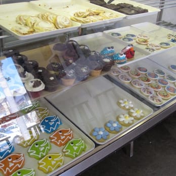 Becker's Bakery - Bakeries Near Me - Manhattan Beach, California