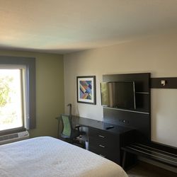 Holiday Inn Express & Suites Port Richey - Desk