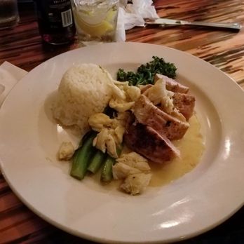 Blue Moon Beach Grill - Tuna special - Seafood Near Me - Nags Head, North Carolina