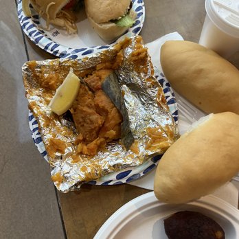 Guatemalteca Bakery Restaurant - Pache and pan con chow mein y un pan con longaniza - Latin American Near Me - Los Angeles, California Guatemalteca Bakery Restaurant - Pache and pan con chow mein y un pan con longaniza - Latin American Near Me - Los Angeles, California