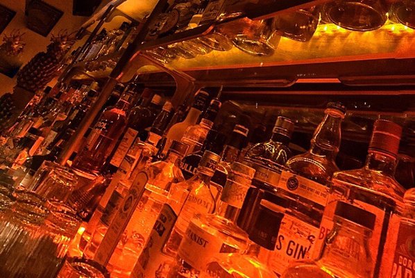 2nd Floor Bar & Essen by null