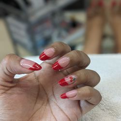 Lisa T Nails Spa - Pam and Lisa take good care of me always! Literally the best nail shop on Las Tunas. Please come here when you need your nails done