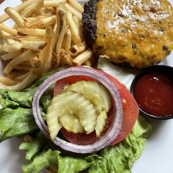 Capital City Grill - Cheddar burger - Cajun/Creole Near Me - Baton Rouge, Louisiana