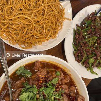 EMei - Hot and Hot & Spicy Bowl Beef Stir-Fried Steak Slivers with Fresh Long Hot Peppers Lo Mein //// - Szechuan Near Me - Philadelphia, Pennsylvania EMei - Hot and Hot & Spicy Bowl Beef Stir-Fried Steak Slivers with Fresh Long Hot Peppers Lo Mein //// - Szechuan Near Me - Philadelphia, Pennsylvania